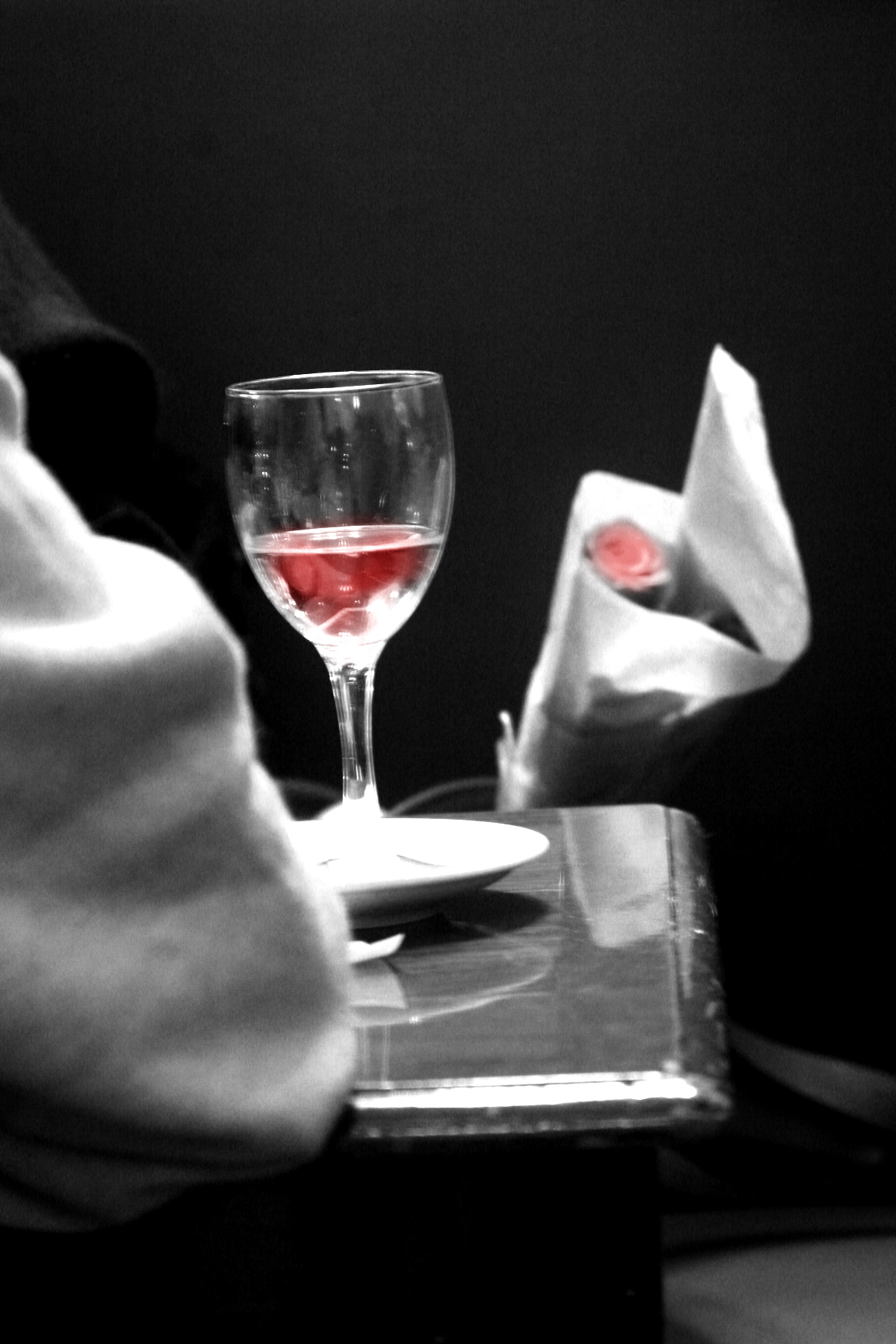 Cafe-de-flore wine and roses Cafe-de-flore wine and roses