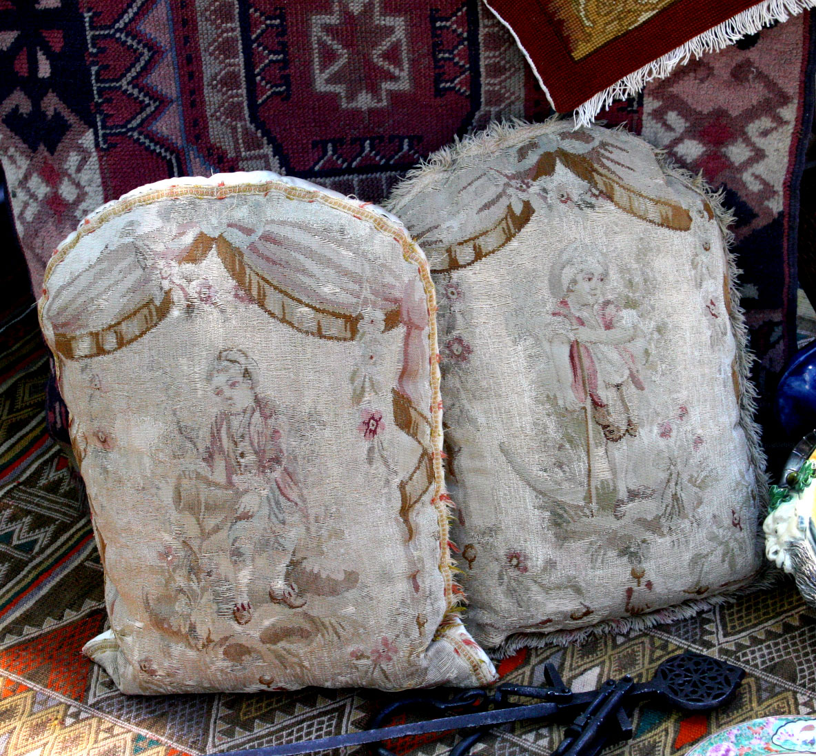 Aubusson-pillows