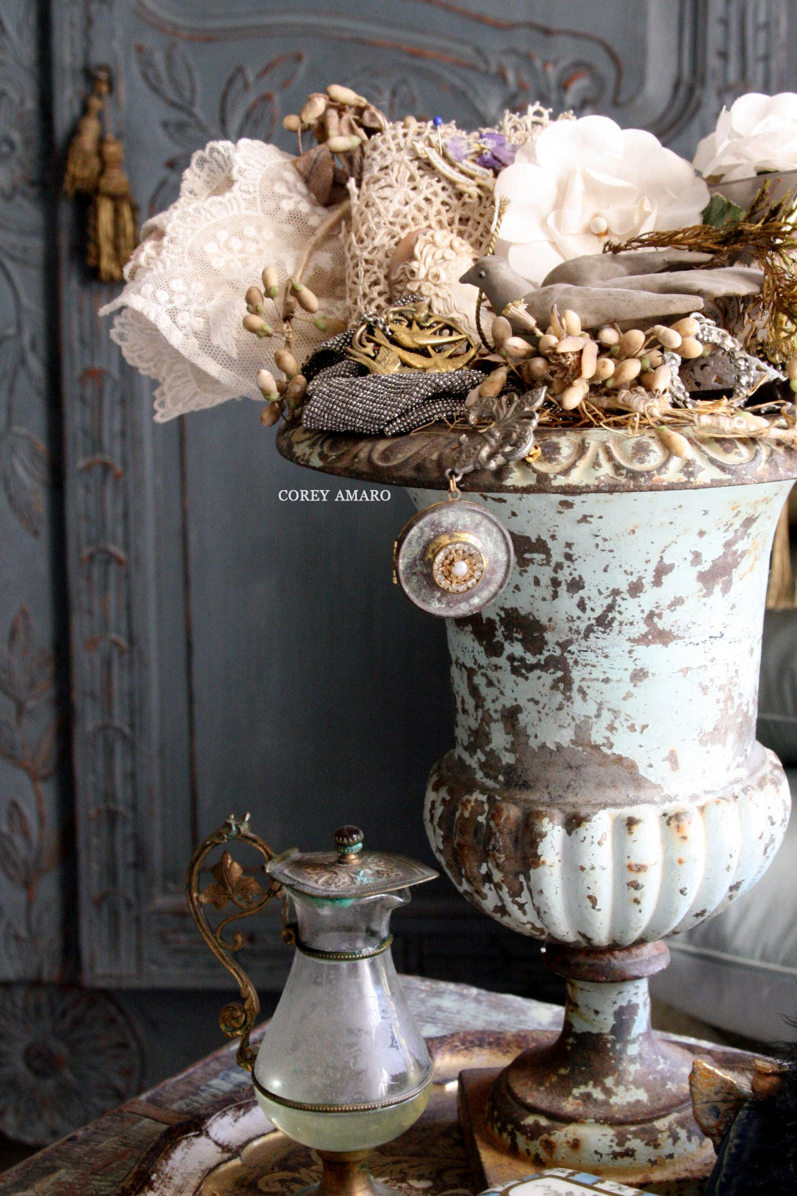 Urn-with-sweet-nothings