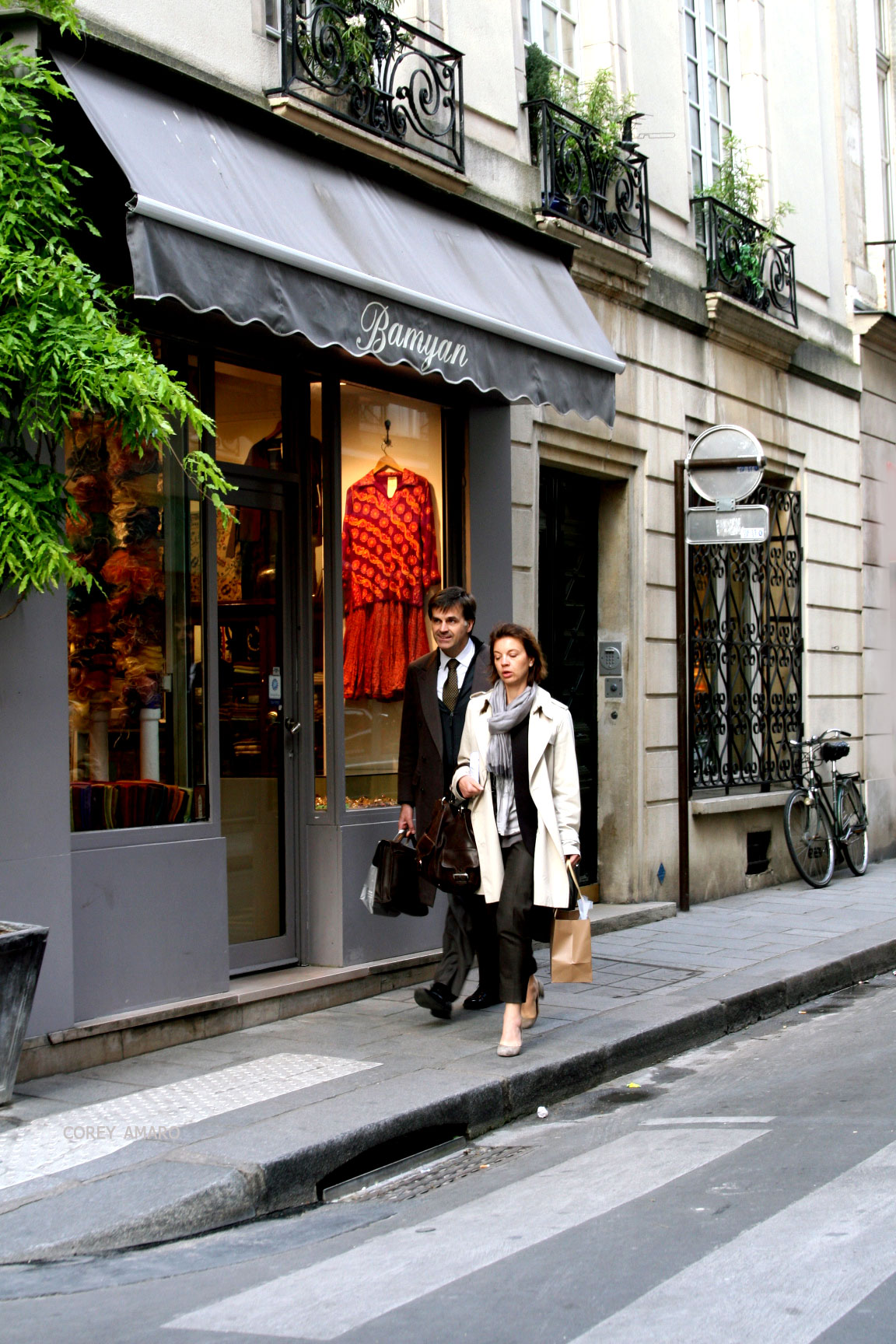 a rue in paris a rue in paris