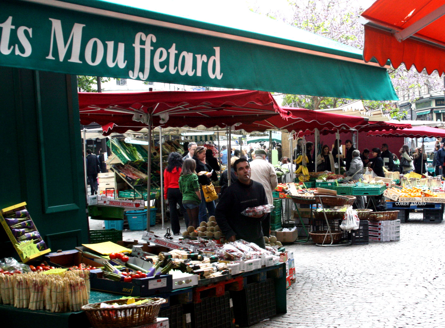 rue Mouffetard market rue Mouffetard market