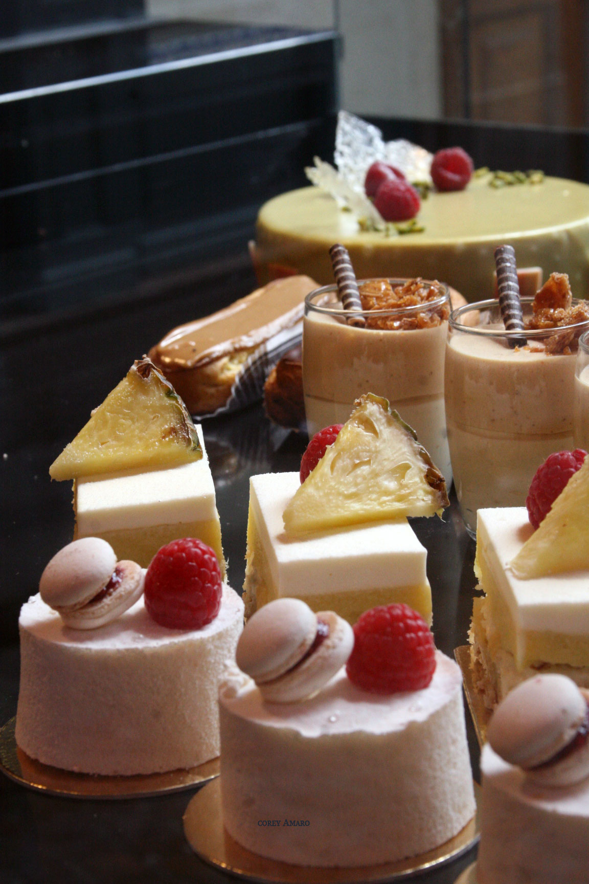 French-pastries-raspberry