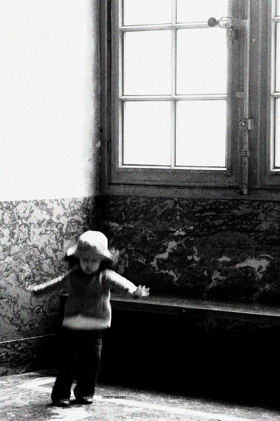 GIRL-DANCING-LOUVRE