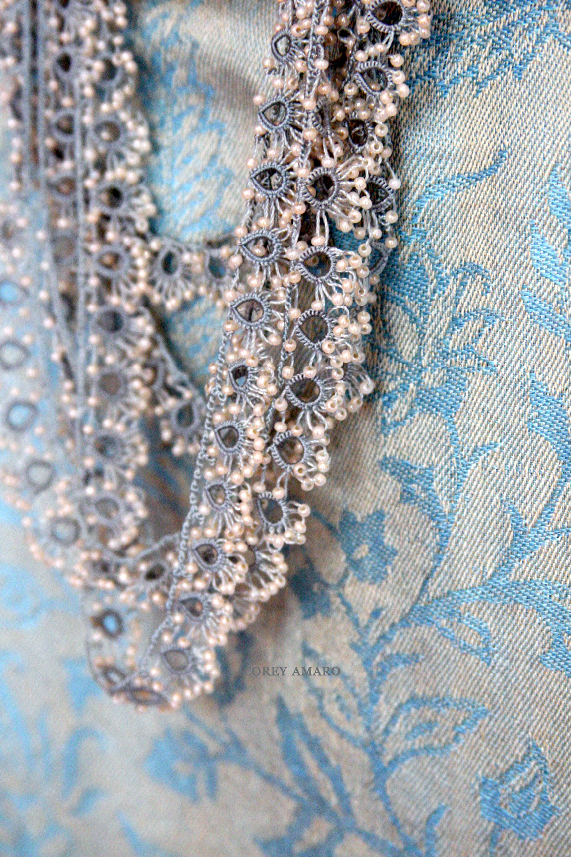 Pearl-lace