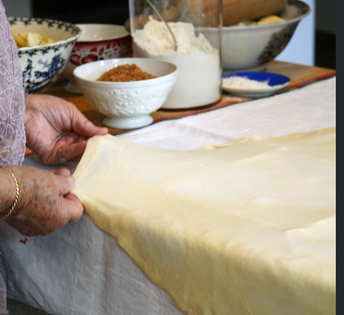 Thin-apple-strudel-dough