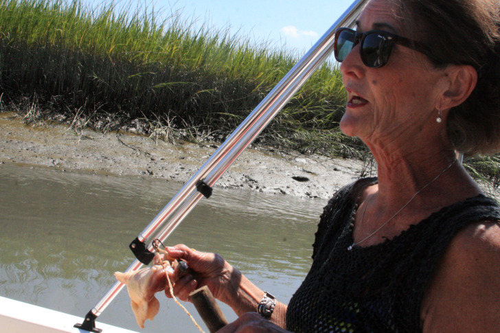 Julia teaches crabbing