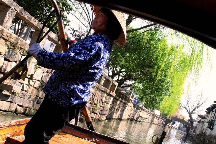 Singing on the suzhou river Singing on the suzhou river