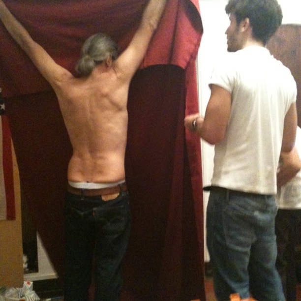 How to Hang a Curtain