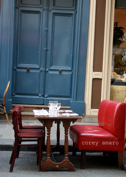 Outdoor cafe paris