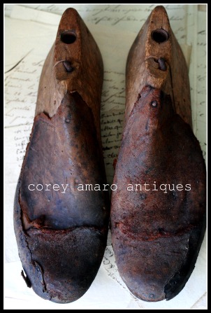 Wooden shoes molds