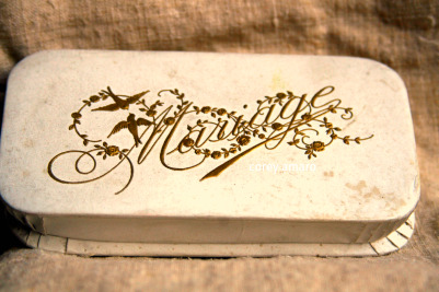 Marriage bonbon box