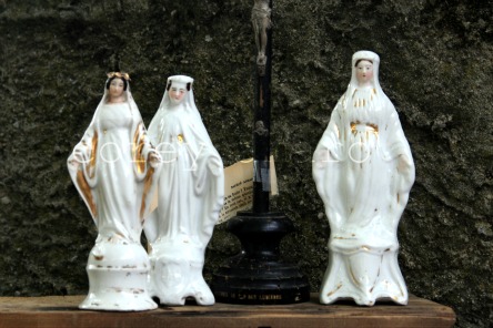 Virgin mary statuettes