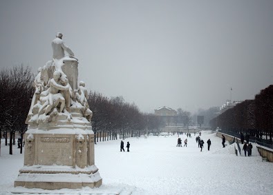 When it snows in Paris, by Chelsea