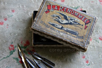 Fountain tips and box