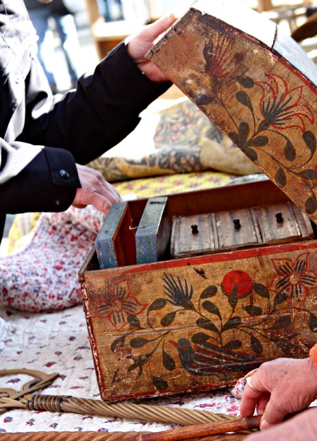 Antique hand-painted marriage box Antique hand-painted marriage box