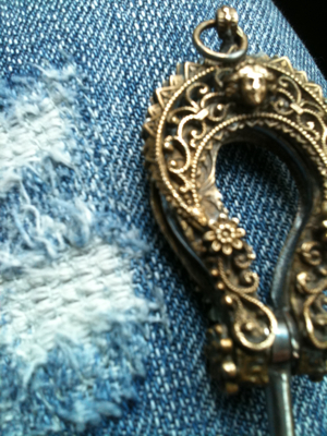 French Antique Guessing Game, What is it?