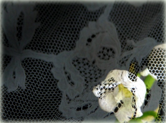 Muguet under lace