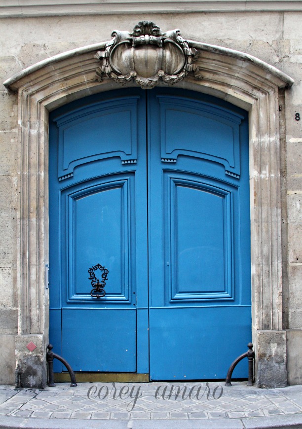 Blue door in Paris