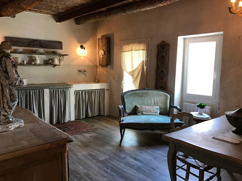 Corey Amaro, living in France, FrenchStyle Corey Amaro, living in France, FrenchStyle