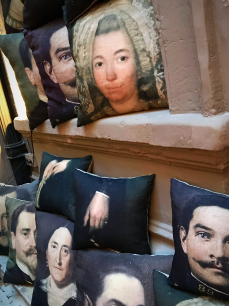 Pillow talk Vox Populi, Corey amaro