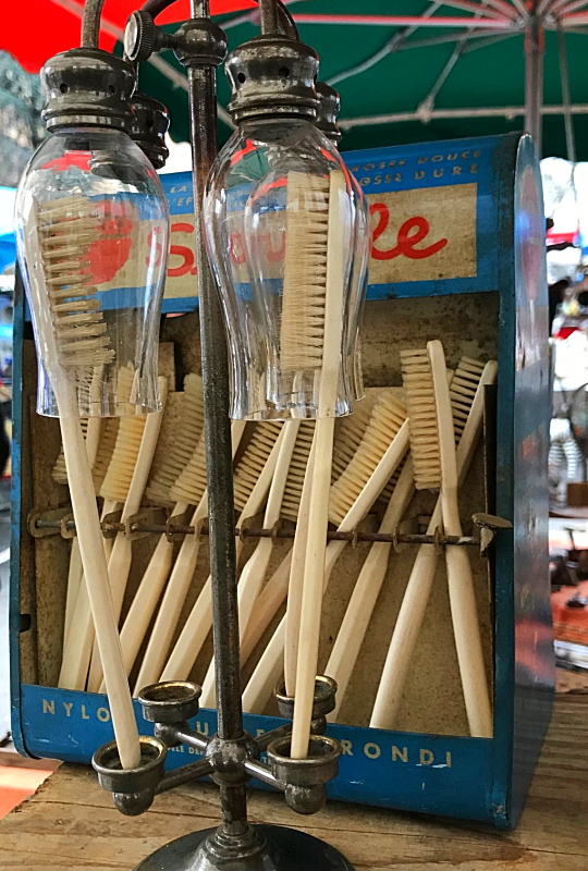 toothbrush holder