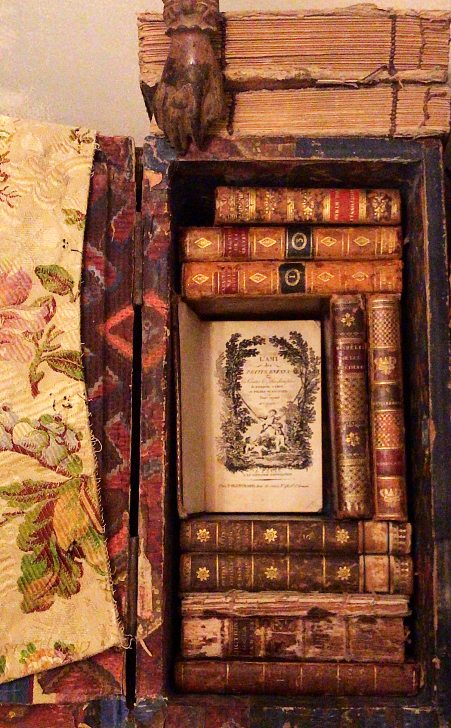 Book lover, French la Vie, Corey Amaro Book lover, French la Vie, Corey Amaro