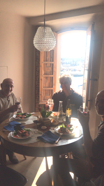 brocante friends over for lunch