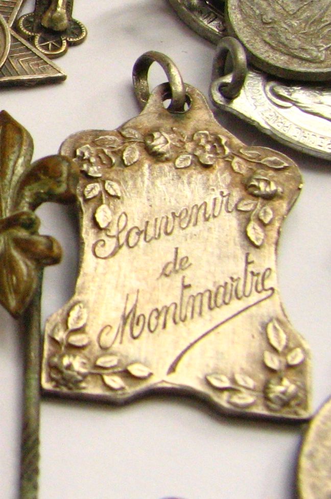 Writing down memories Rectangle_1