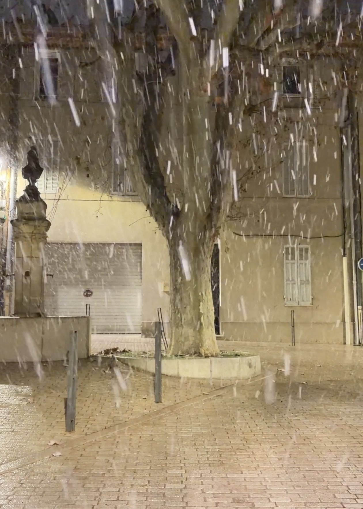 Snowing in Provence
